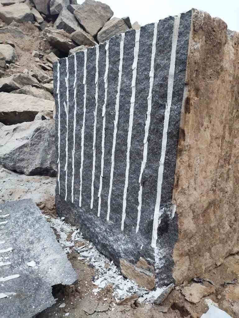 Ecobust: Eco-Friendly Alternative for Rock and Concrete Breaking